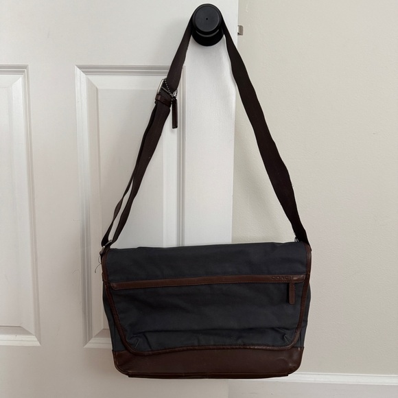 COACH Camden Men's Messenger Bag in navy canvas and brown leather - Picture 2 of 12